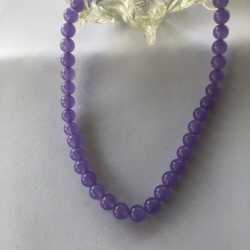 Women Round  Violet Lavender Purple Round Bead Jadeite Necklace 10mm. New.